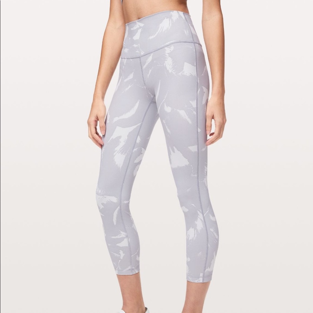 NWT LULULEMON wunder under